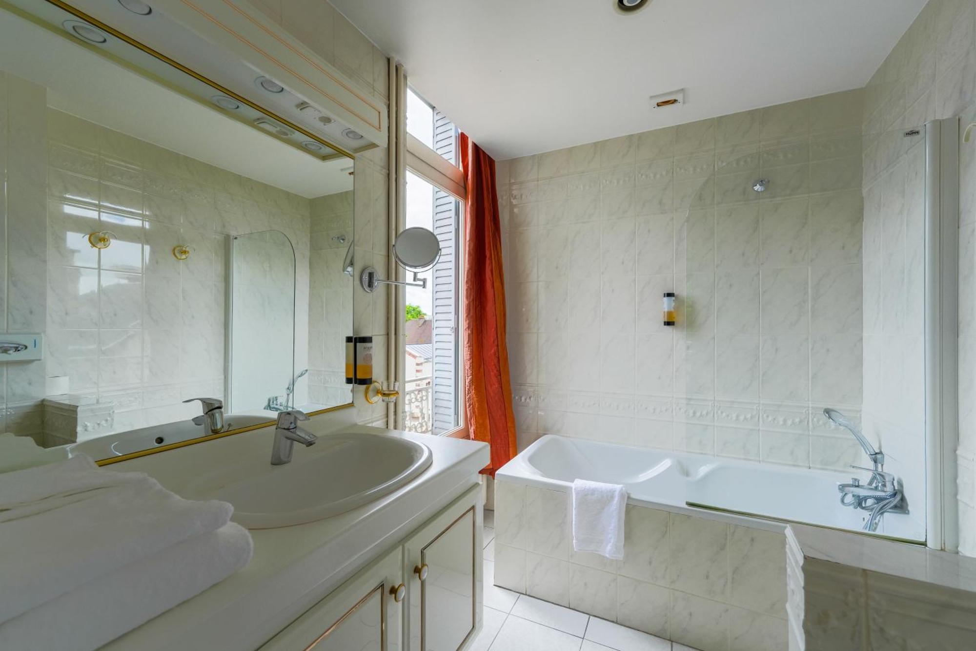 Hotel Les Maréchaux 3*